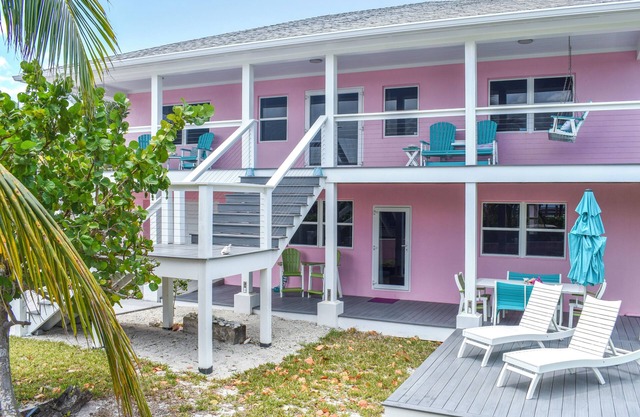 Lillian's Bungalows - Ground Floor Retreat