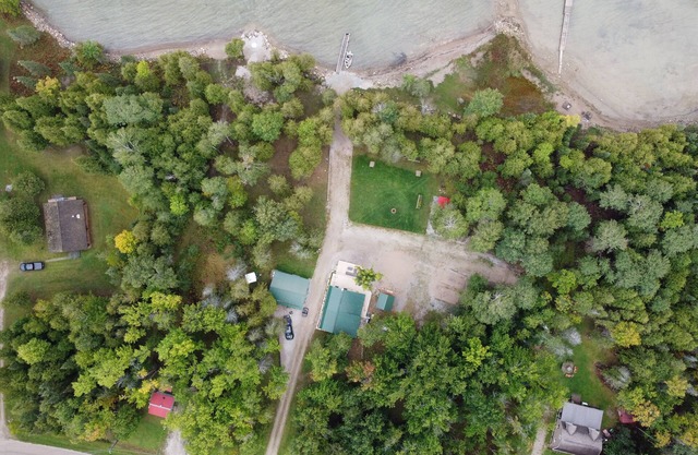 Lilly Lakehouse, Waterfront Cottage in Kagawong, Manitoulin Island
