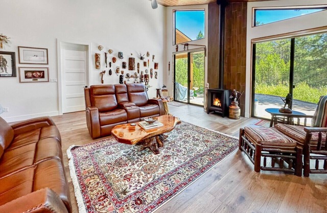 Lily Pad Lodge .