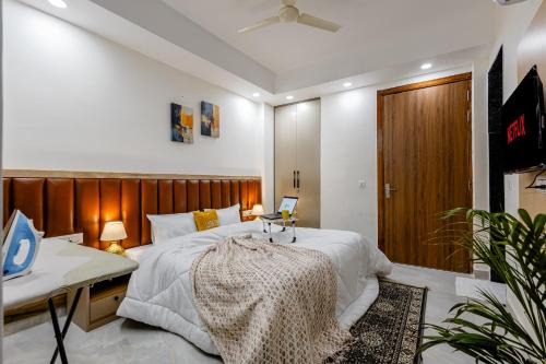 Lime Tree Luxury 2BHK Serviced Apartment Near Artemis Hospital Gurgaon
