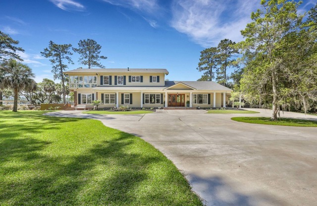 Linden Waterfront Retreat