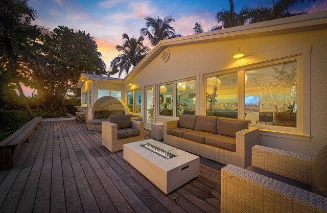 Linefish Coastal Calm/Holmes Beach Pool Ocean Views