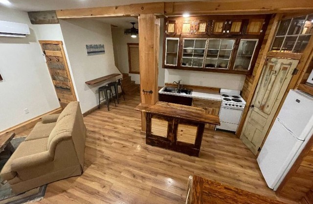Linglestown Apartment. Washer & dryer, free parking, 15 minutes to Hershey!