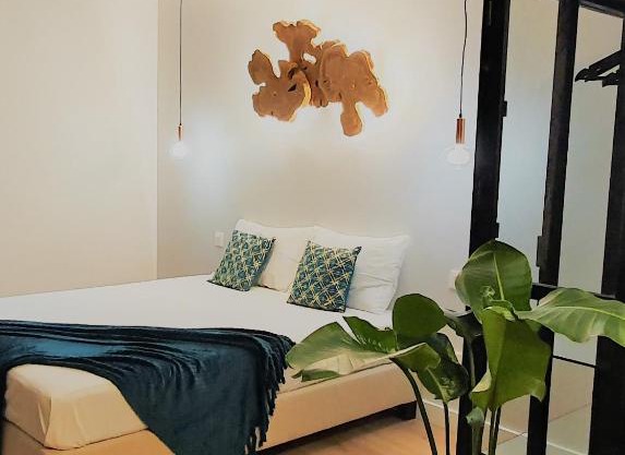 Lisbon Airport eARTh - B&B Self Check-in