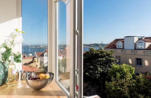 Lisbon Secret & River View Family Flat