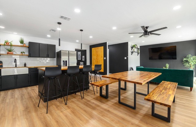 Listen Linda, 5 Bedroom Home Near Bishop Arts