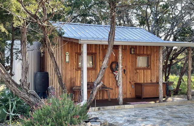 Little Blanco Cabin Hill Country Hideaway