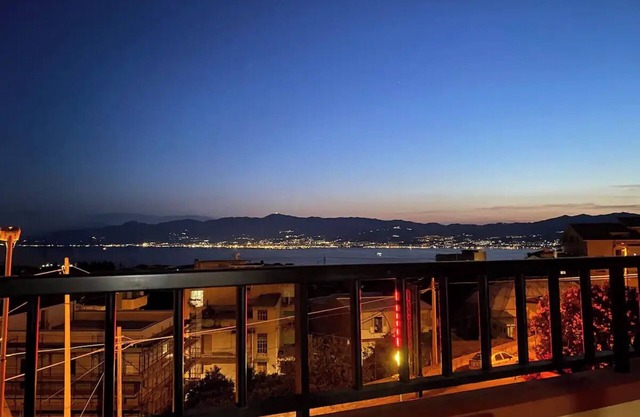 Little Paradise. Apartment near train station and beach