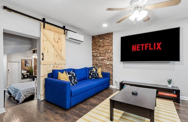 Little Penthouse in Little Italy /Inner Harbor