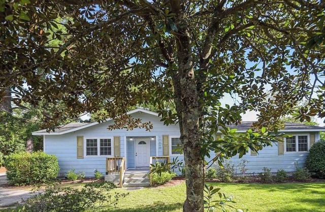 Little River cozy beach house!