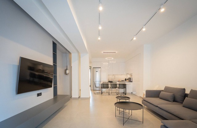 LIV - Luminous & Spacious Apartment in Pagrati