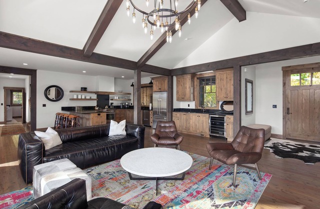Live the Lodge Life | Luxe Home Near Trails, Lake & Spa Amenities
