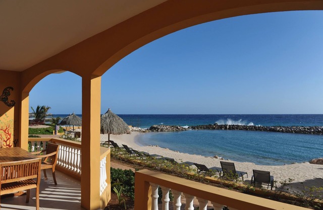 Lives like a Private Beach Bungalow