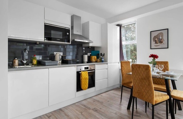 Livestay Modern One Bed Apartment in Aylesbury6