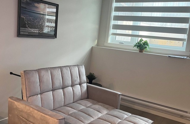 Livingston Calgary - lovely space. Easily accessible to many amenities