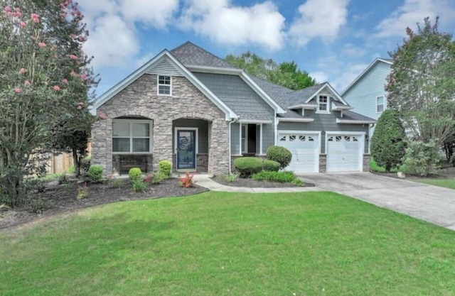 Liz's Houzz- Spacious Luxe Escape- Mins to Area Attractions-15 Min to Airport