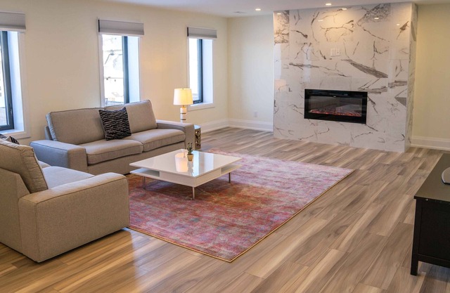 Liz's Quiet Gem | Central | King Bed | 4K TVs