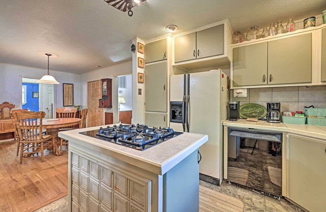 Llano Home with Yard: Walk to Restaurants!