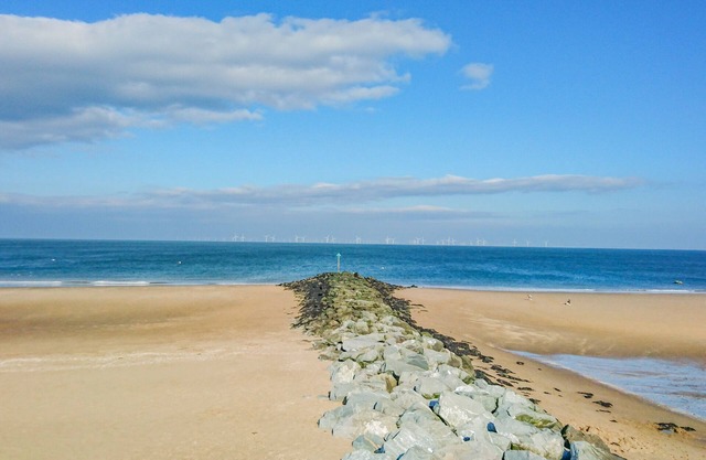 LLO BACH BACH, pet friendly, country holiday cottage in Abergele