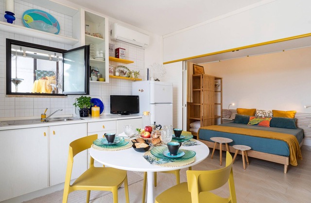 Lo Scorcio Sul Mare by BarbarHouse