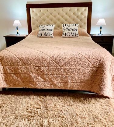 Loano I - Confort Moderno en Primer Piso con acceso por escalera!