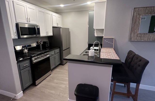 Located DTLA* 2BR Self Check in