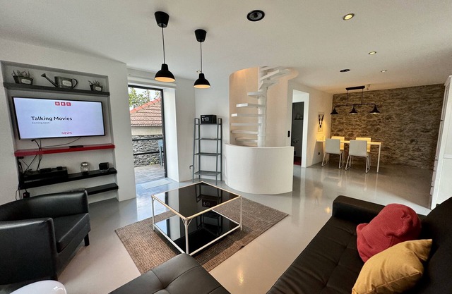 Located on the Seafront, in Porto da Cruz, Ideal for a Relaxing Holiday 🏄