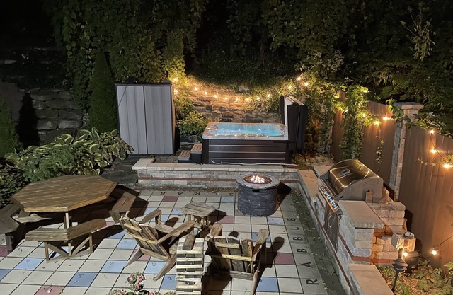 LOCATION!- City Getaway in the FLATS!