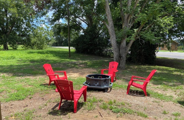 Location, Location, Location! Cozy Farmhouse Very Close to Ft. Rucker