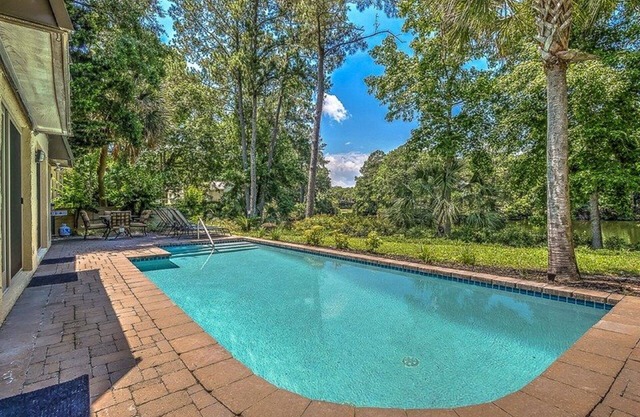 LOCATION - Short Walk to Beach/Bike to Salty Dog-Harbortown - 5th Row on Lagoon