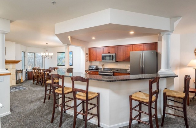 Locke Mountain J-3 | 5 Bed, 3.5 Bath