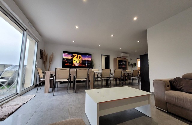 Lodge 20 Personnes en Bourgogne Avec 2 Spas Haut de Gamme