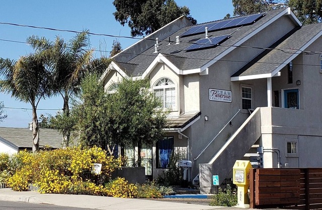 Lodge by Beach/Train