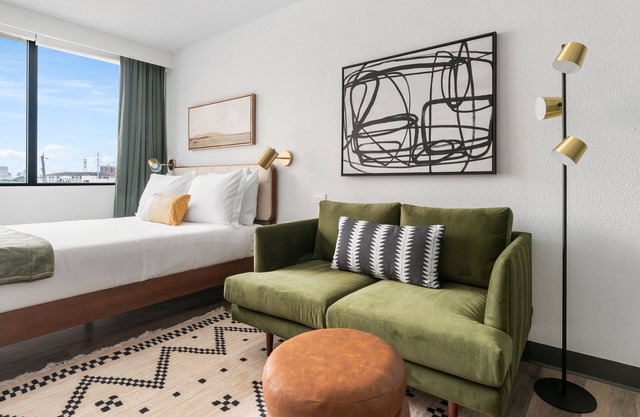 Lodgeur | Calm studio near Levy Park | Upper Kirby