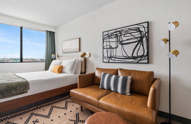 Lodgeur | Peaceful studio stay | Upper Kirby