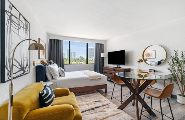 Lodgeur | Sleek studio near Galleria | Upper Kirby