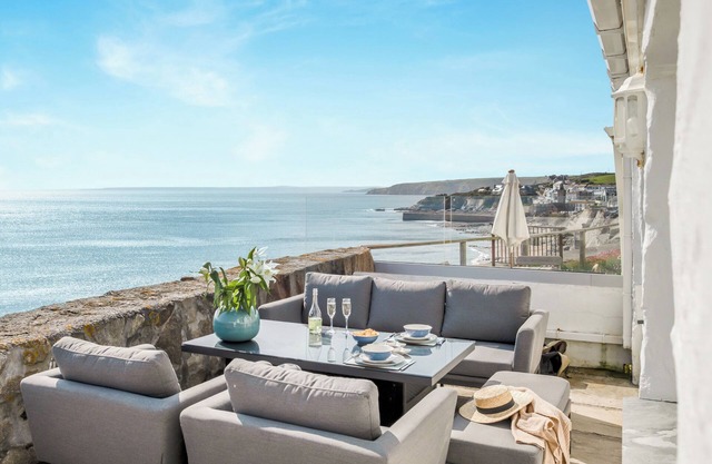 LOE COTTAGE, pet friendly, country holiday cottage in Porthleven