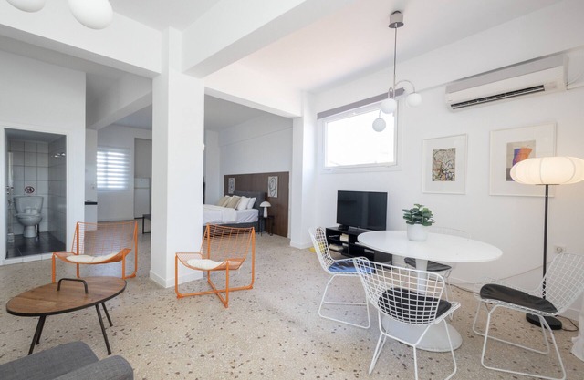 Loft at historical center of Athens w/Acropolis View