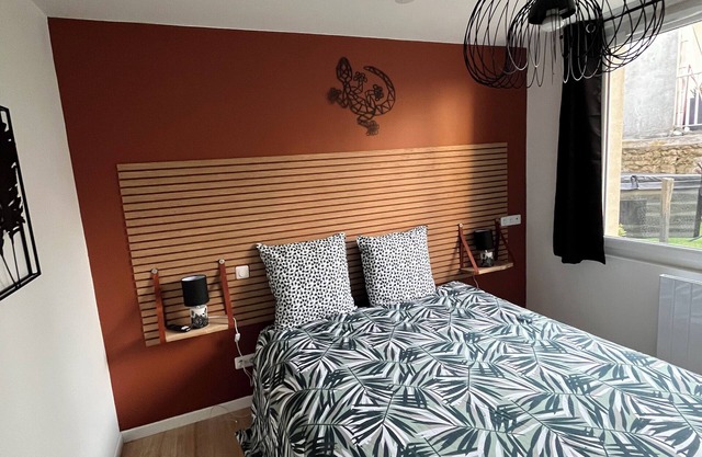 Loft relaxation in the heart of Avranches - Private Jacuzzi & comfort for 2 to 4 people