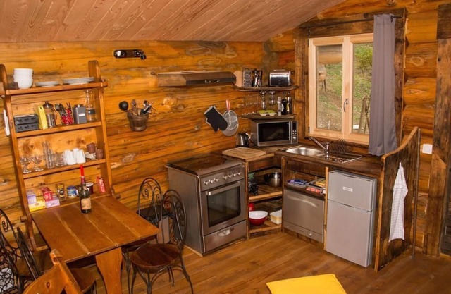 Log cabin Les Convers