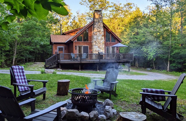 Log Cabin Escape: Well-stocked, clean, cozy & comfortable