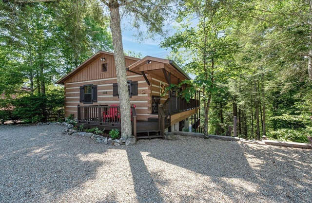 Log Cabin with 3BR, Hot Tub, Fire Ring, Game Room, Mtn Views, Wifi & Pool Access