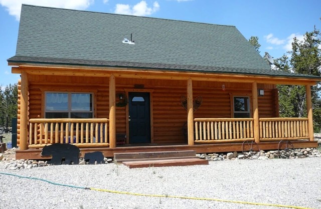 Log Home in Warm Springs Ranch, Fairplay, CO STR License 24-0249n