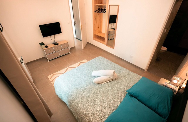 Logement 5 Charming 2-room apartment, city center + parking space