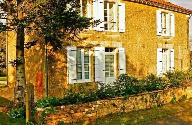 Logis de Suzanne" estate