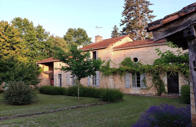Logis de Lichères, 100 metres from the Charente river