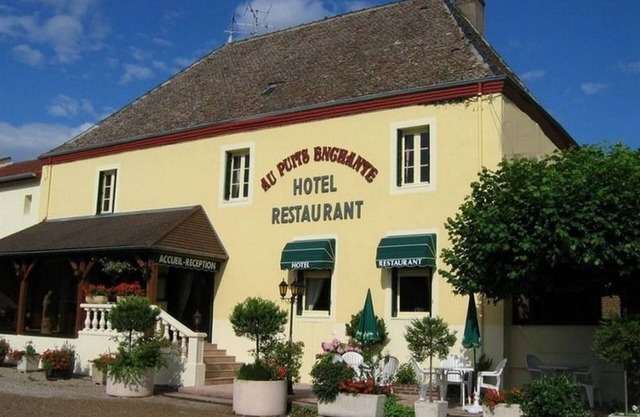 Logis Hôtel Au Puits Enchanté