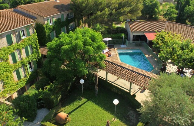 Logis Hotel Uzes Pont du Gard