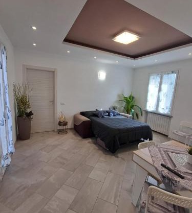 LONATE SUITE