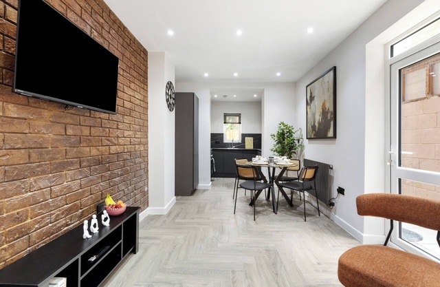 London Cosy 2 bedroom house with Garden